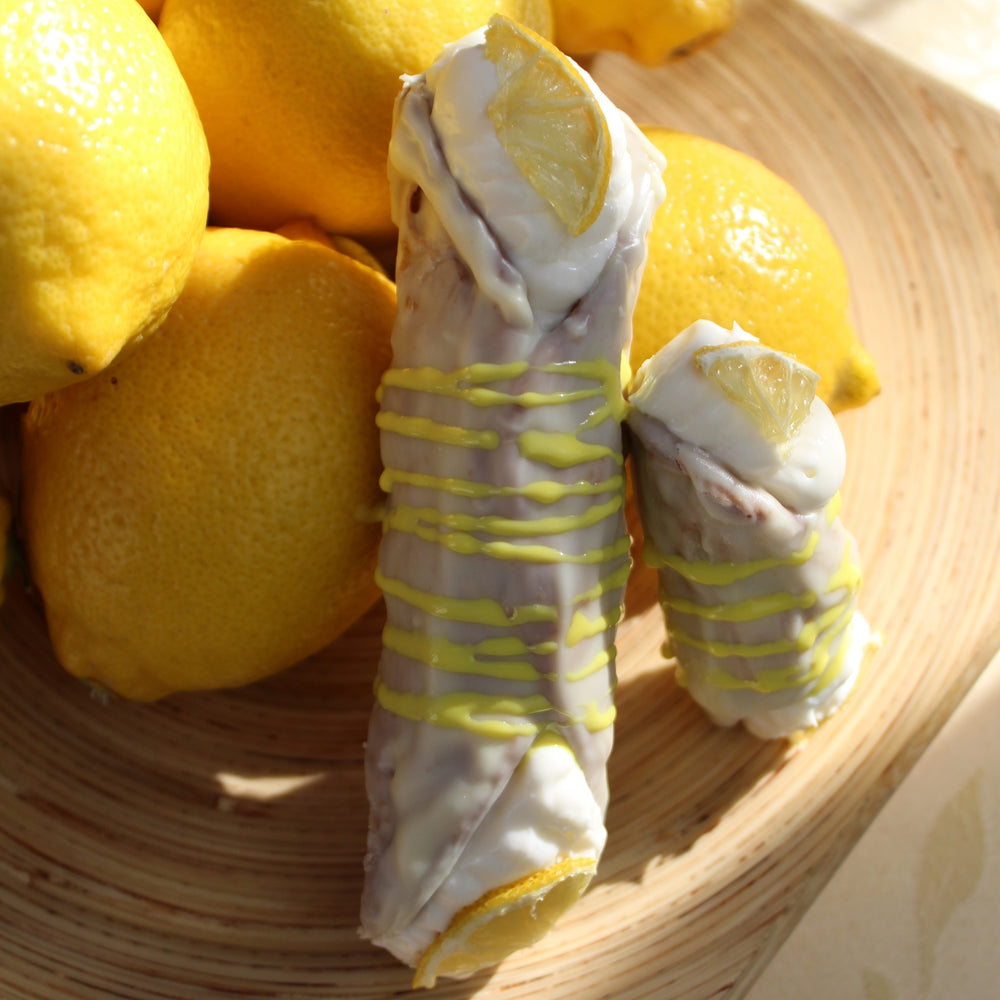 <span data-mce-fragment="1">If you love lemon – or know someone who does, you MUST try our White Chocolate Lemon Truffle Cannoli </span><em data-mce-fragment="1">asap</em><span data-mce-fragment="1">!&nbsp; Our crispy, crunchy pastry shell is coated with white chocolate and our creamy, smooth ricotta is flavoured with a fresh lemon juice reduction creating a magnificent taste sensation that is sure to please every cannoli connoisseur!</span>