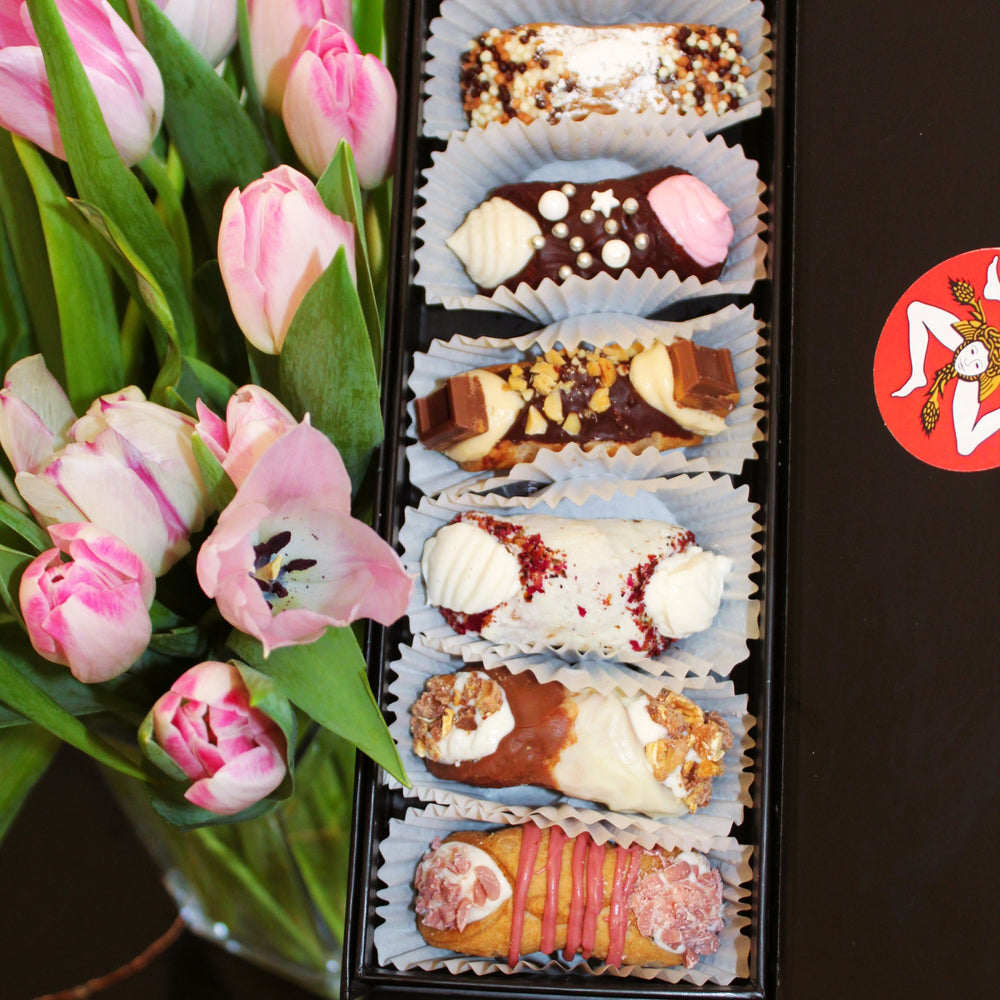 "You're The Best Mom Ever!"&nbsp; Say it with a stunningly delicious SetBox of Chocolate Cannoli!&nbsp; This is a sweet way to show your love for all the hard work, understanding, and care!&nbsp; She deserves to be celebrated, not just on Mother's Day but every day!  &nbsp;Included in this SetBox are:&nbsp; Traditional Chocolate, The Neapolitan, The Festibles, White Chocolate Rose, Chocolate Works, and The Ruby.