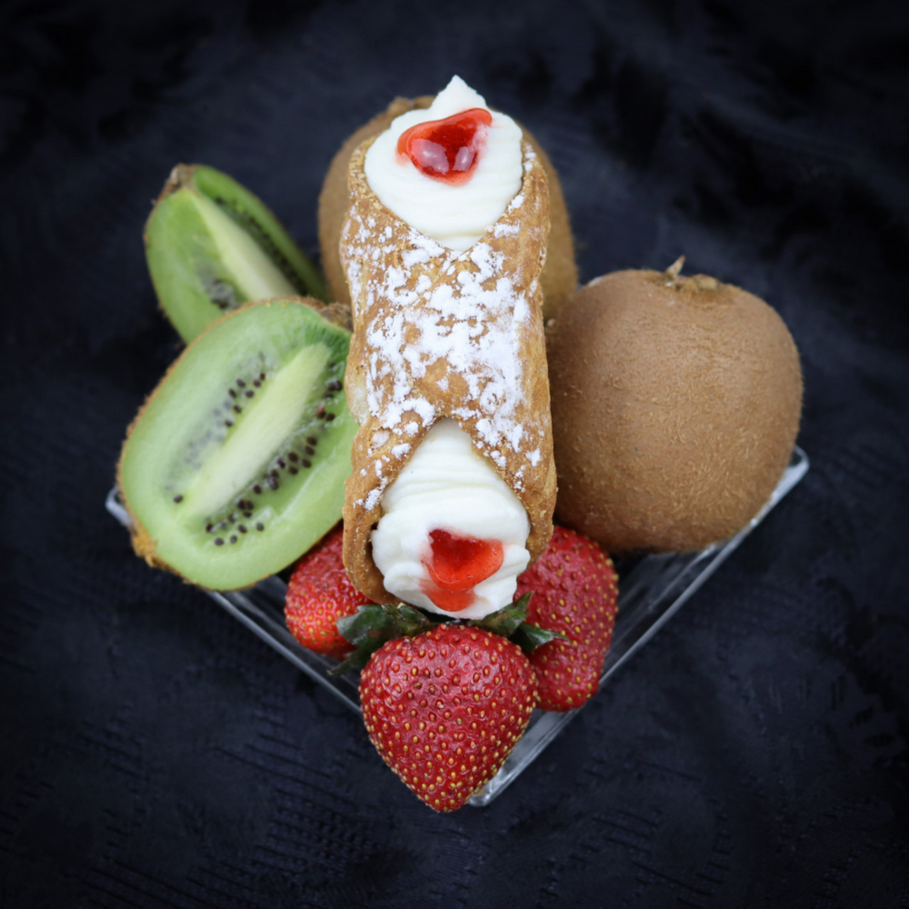 As one of Chef Maria's all-time favourite jellies, she has married the sweet and tangy flavours of strawberry and kiwi for your delight!  Piped into the centre of our creamy, smooth ricotta and surrounded by a crispy, crunchy pastry shell, strawberries and kiwis never tasted so grand!